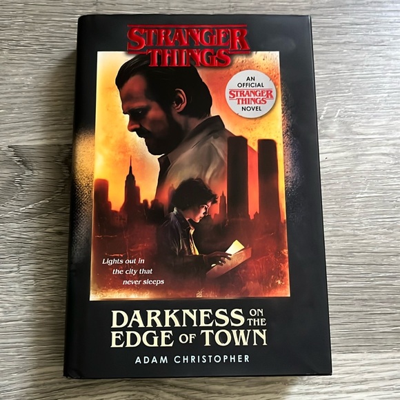 Strangers Things Novel: Darkness On The Edge Of Town - Picture 1 of 3